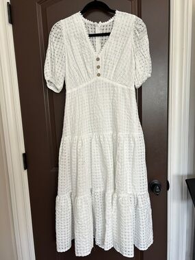 SHEIN White Eyelet V-Neck Maxi Dress with Button Front Small